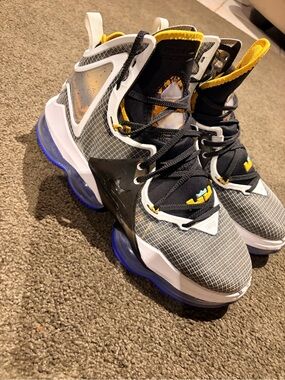 Kids' Basketball Shoes - Gray/Black/Yellow
